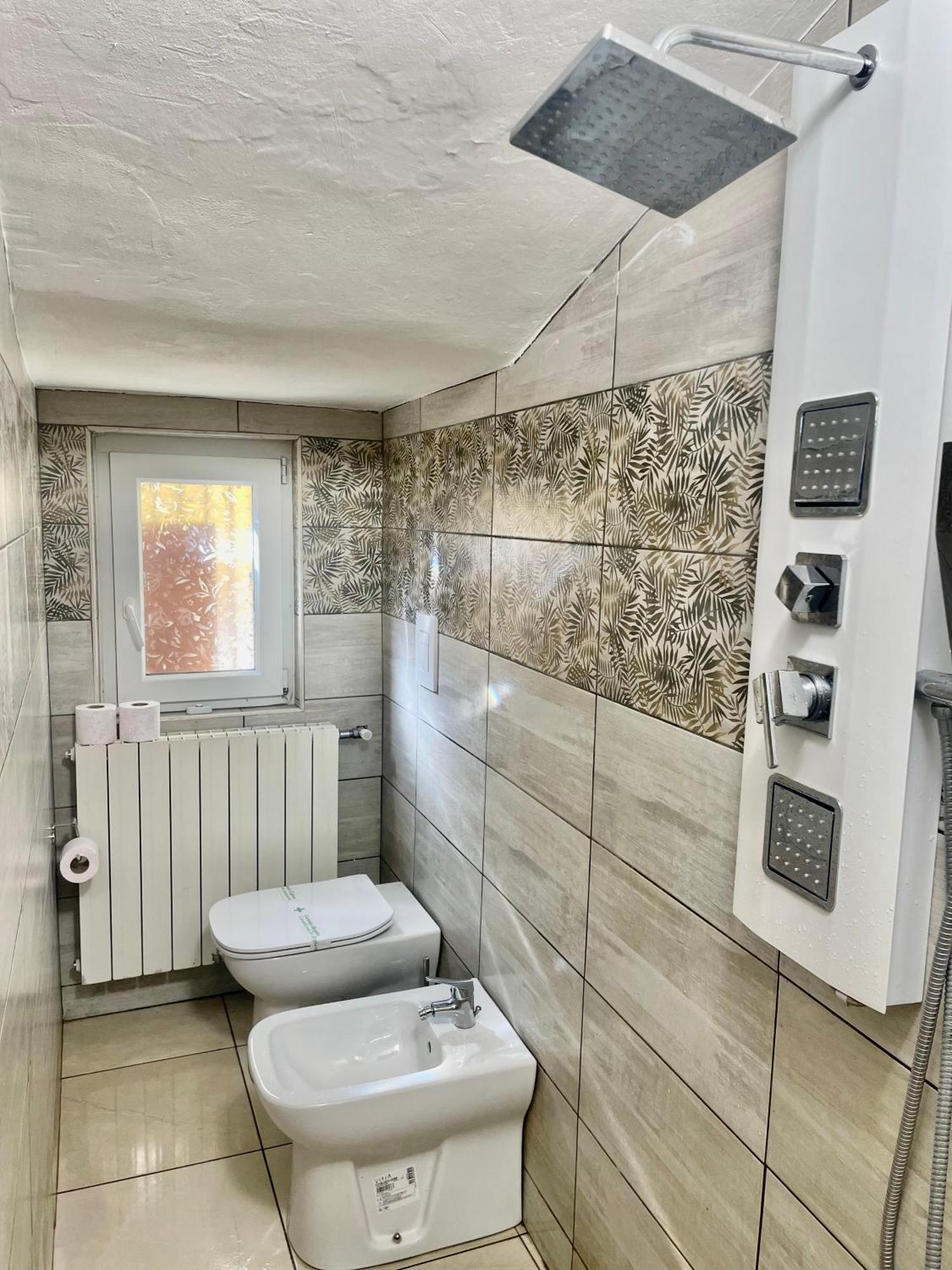 Room Malpensa - Servizio Taxi Mxp Da 20 Euro Лонате-Поццоло Экстерьер фото
